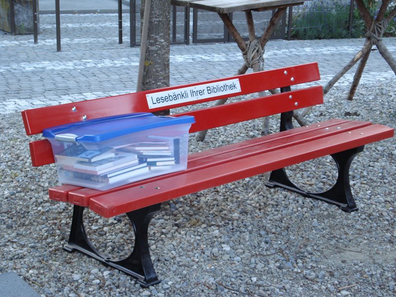 Lesebankli-in-Langenthal-Wuhrplatz-27-6-13.jpg