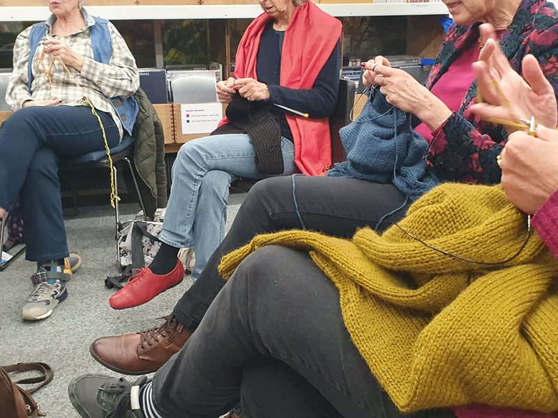 Bibliotheque_Montriond_rencontre_tricot_hebdomadaire1_Ville-de-Lausanne.jpg