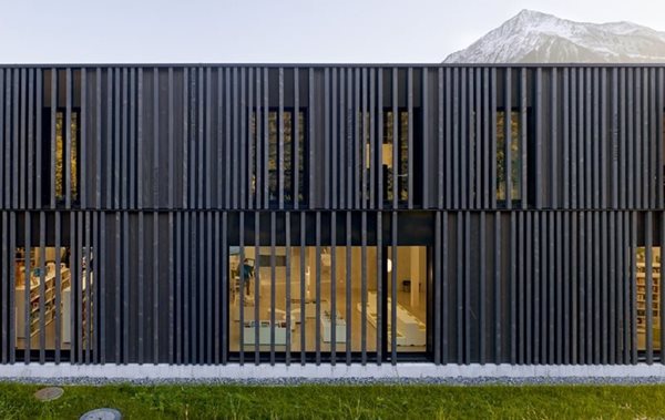 Spiez-Fassade-1-2.JPG